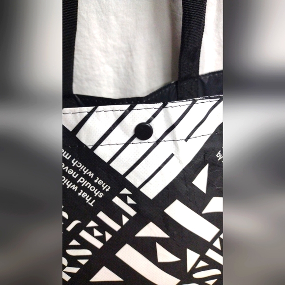 Lululemon Snap bag - Picture 3 of 9